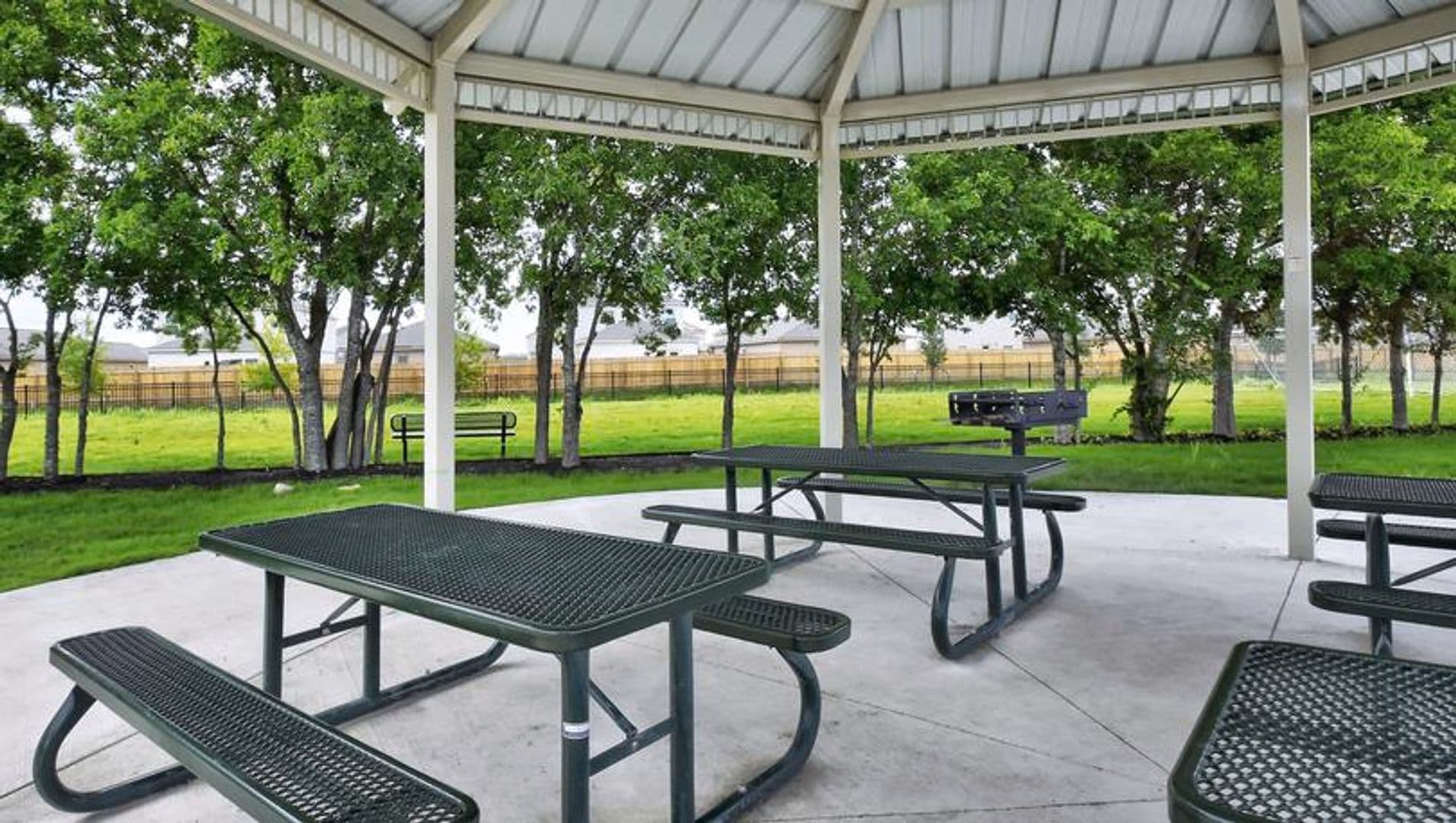 New Braunfels House: 4027 Trail De Paris