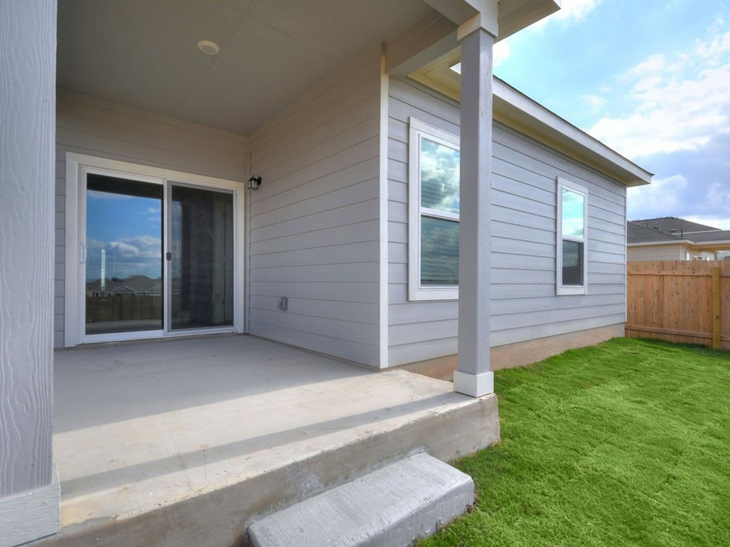 Pflugerville House: 19400 Caymus Dr