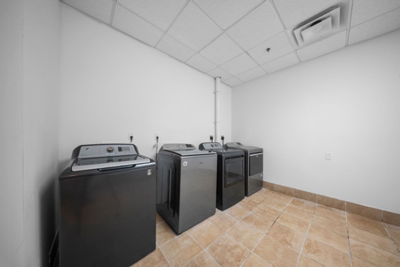 Louisville Apartment: 1031 Zorn Ave