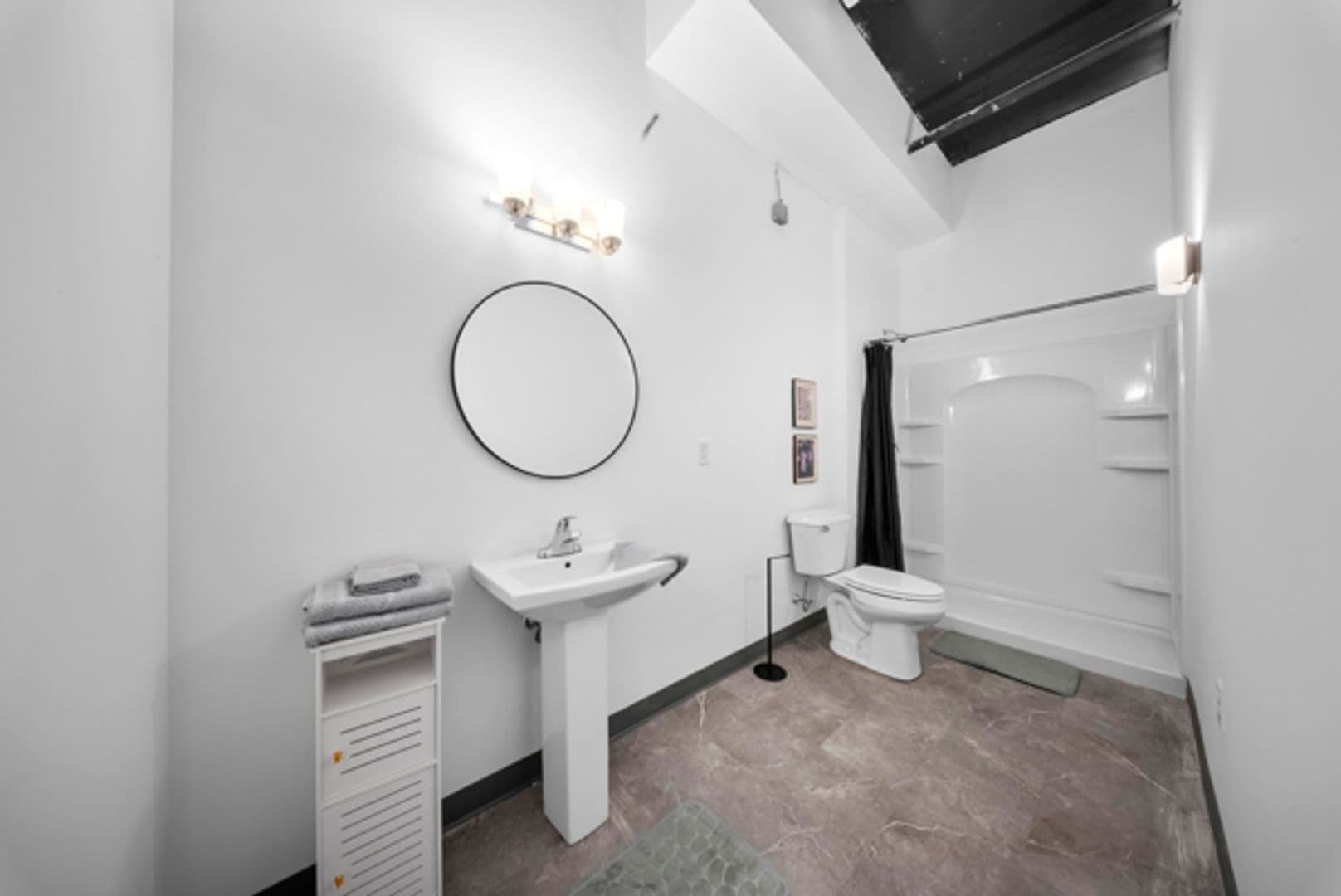 Louisville Apartment: 1031 Zorn Ave