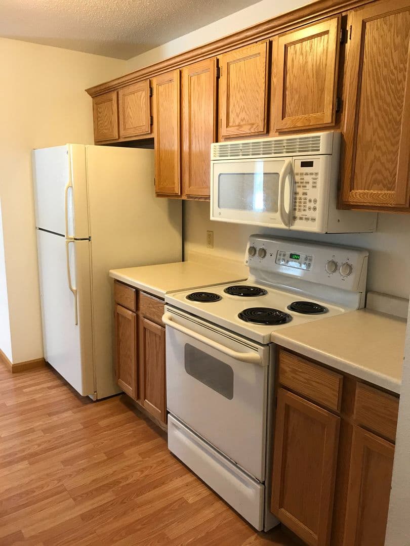 TOMAH Apartment: 1338 MARK Avenue