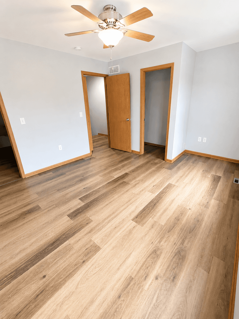 Dubuque Apartment: 815-829 Hawkeye Drive