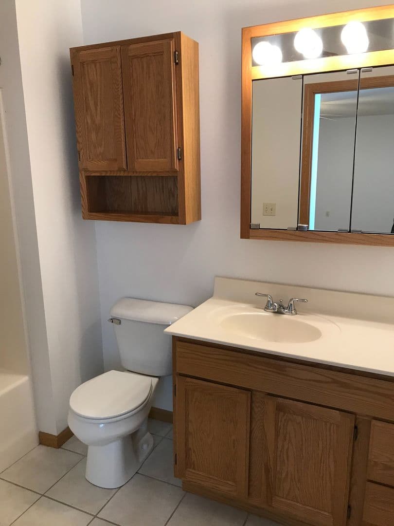 TOMAH Apartment: 1338 MARK Avenue