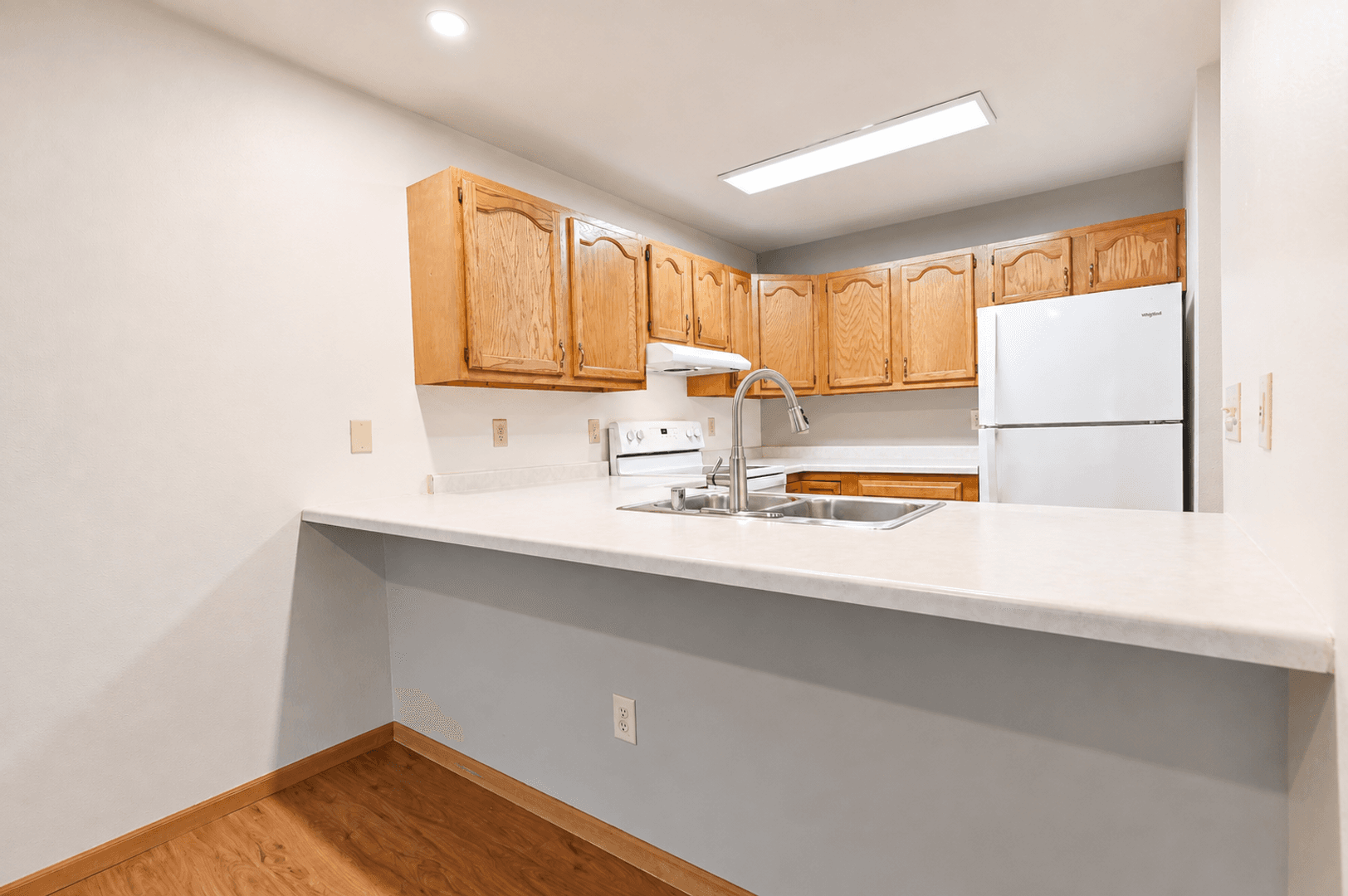Madison Apartment: 1609 N. Thompson Dr.