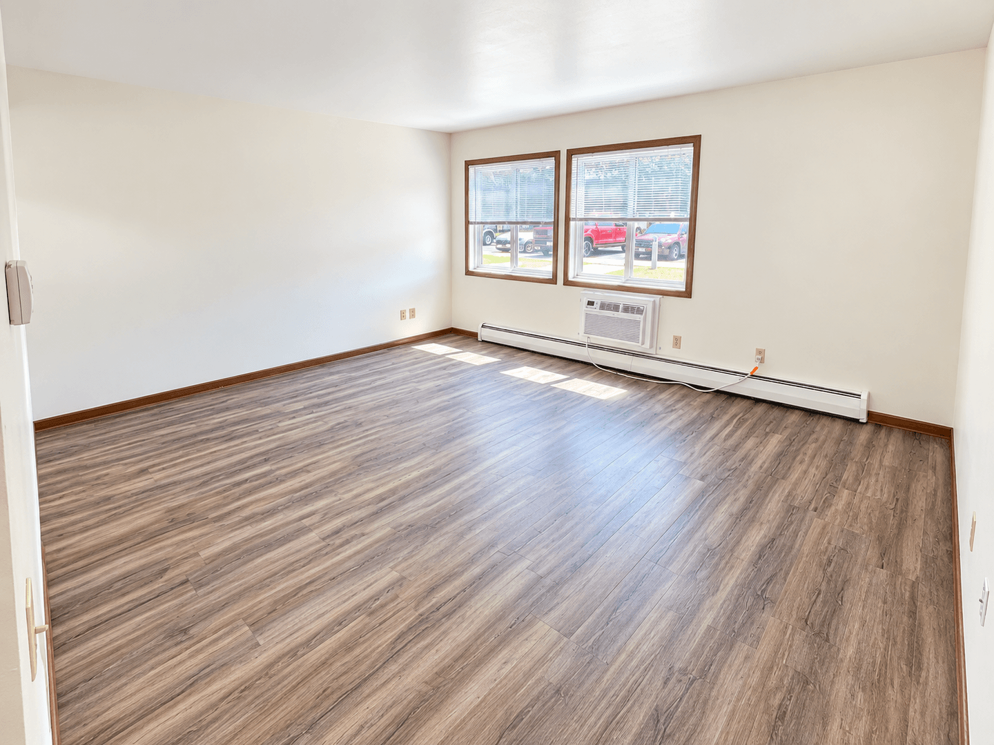 Madison Apartment: 1001-1009 GILBERT ROAD