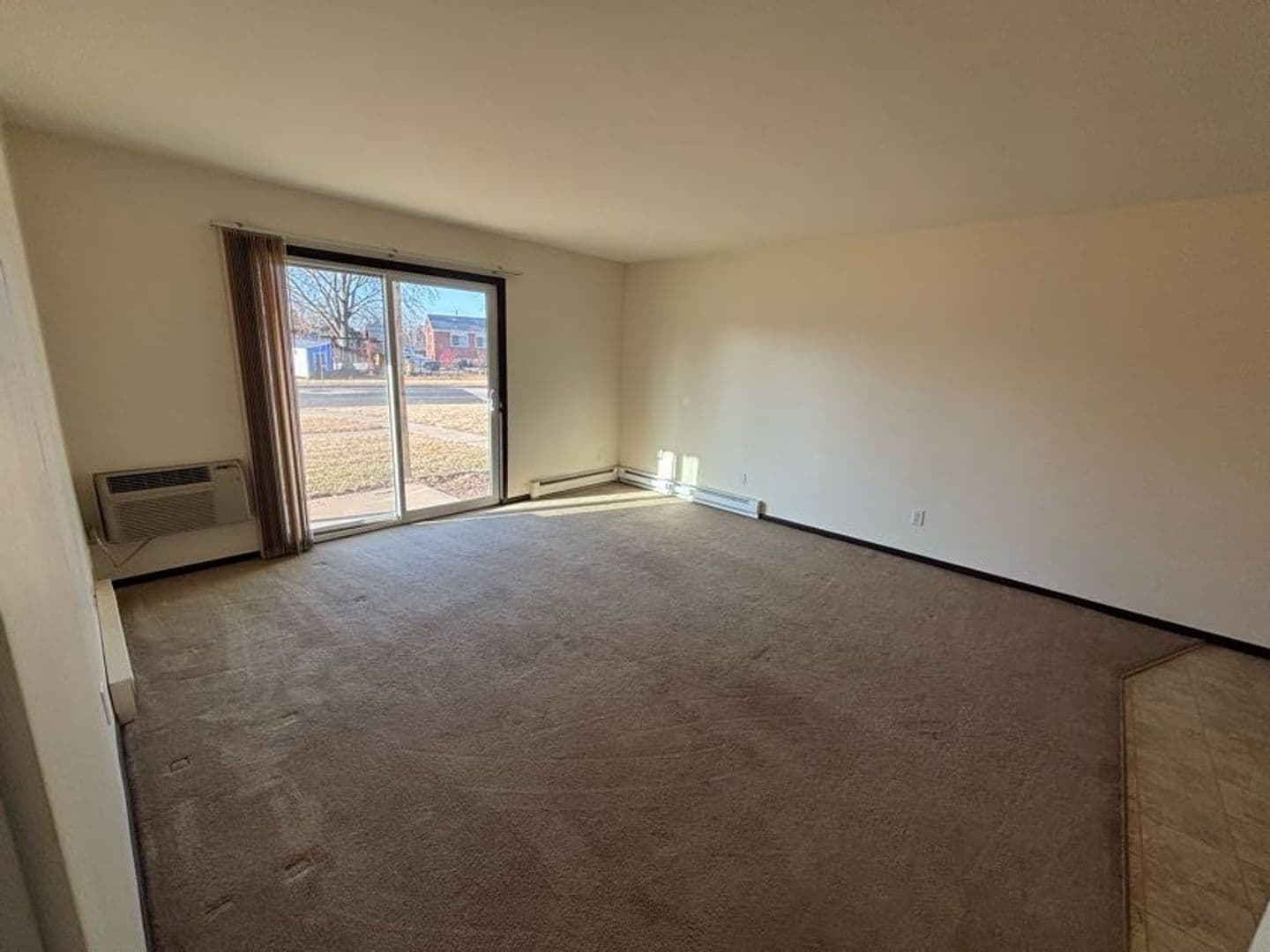 Sun Prairie Apartment: 242 Amber Trail