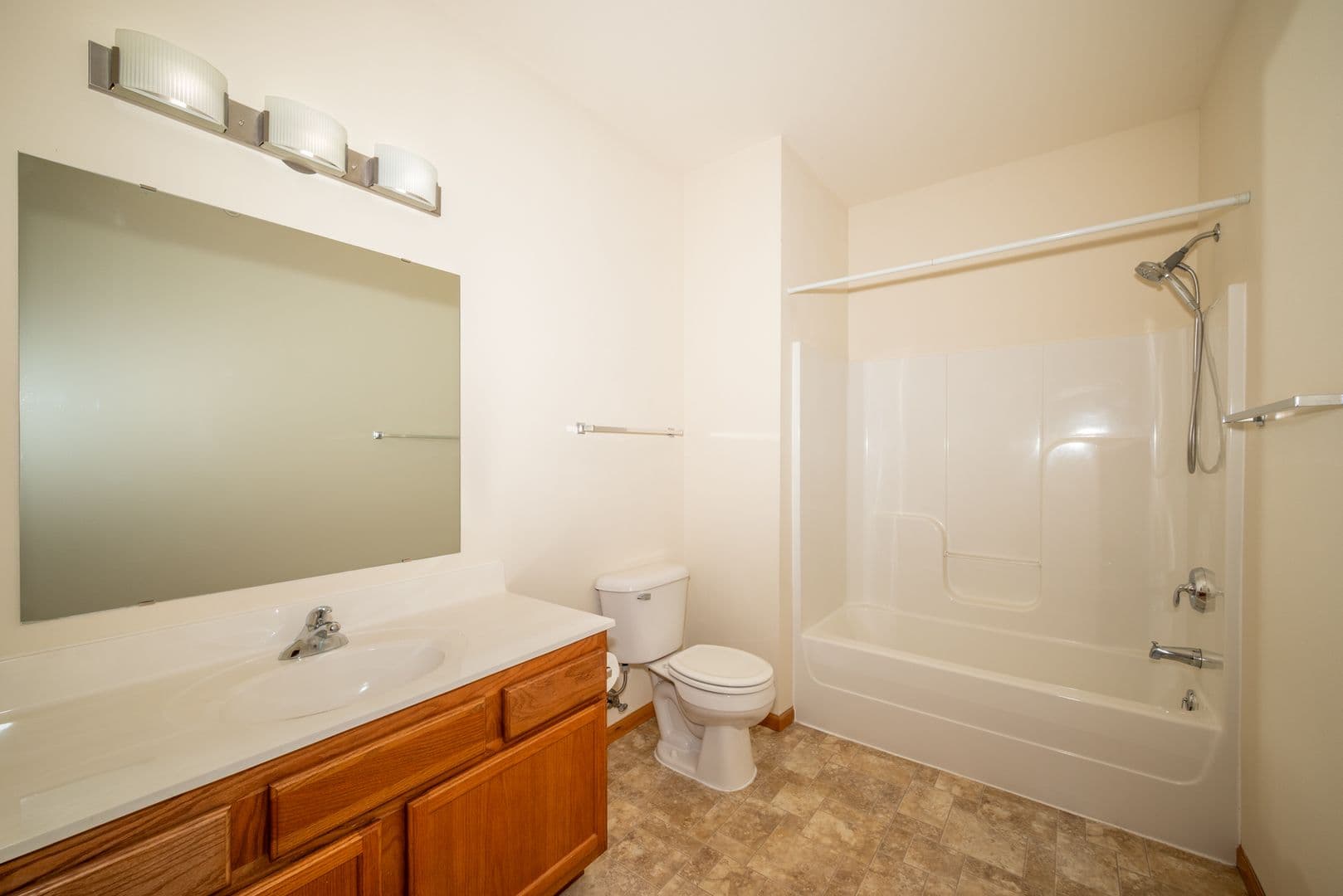 BARABOO Apartment: 915 ELLIS Avenue