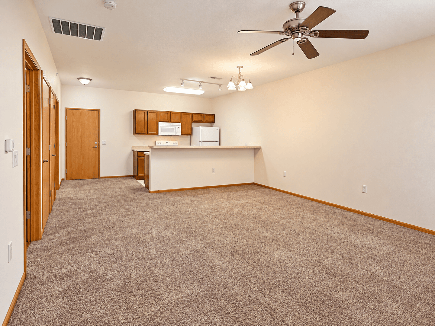 Oregon Apartment: 101 Elliot Lane - 218 Wolfe Street