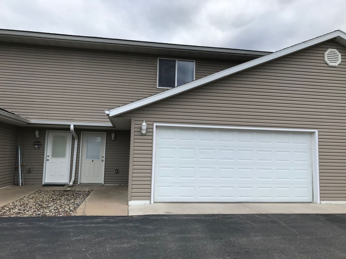 TOMAH Apartment: 1338 MARK Avenue