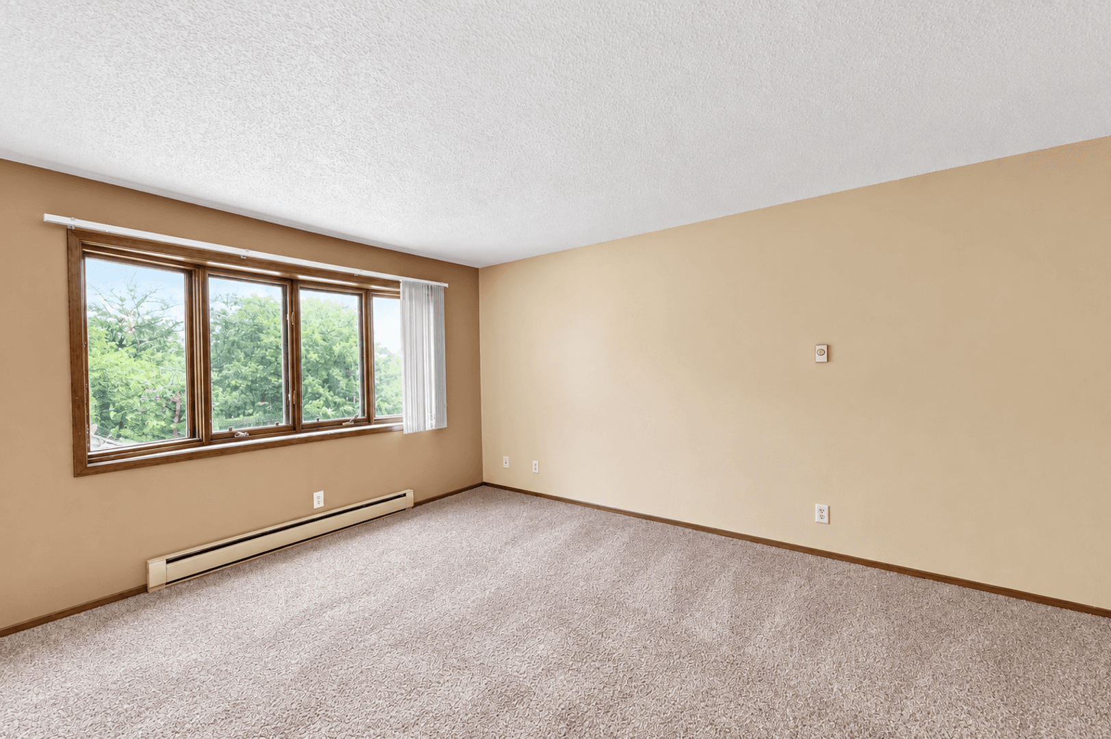Dubuque Apartment: 2975-2995 Wildwood Drive