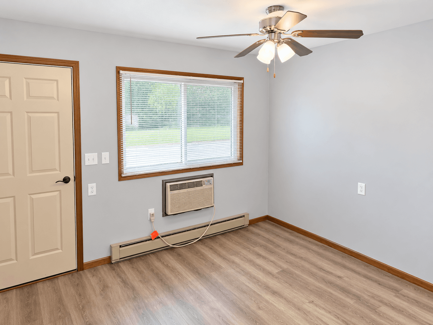 Sun Prairie Apartment: 617-736 Chase Boulevard