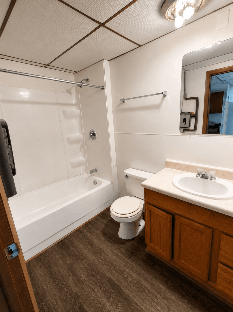 New Lisbon Apartment: 115 W Pearl St