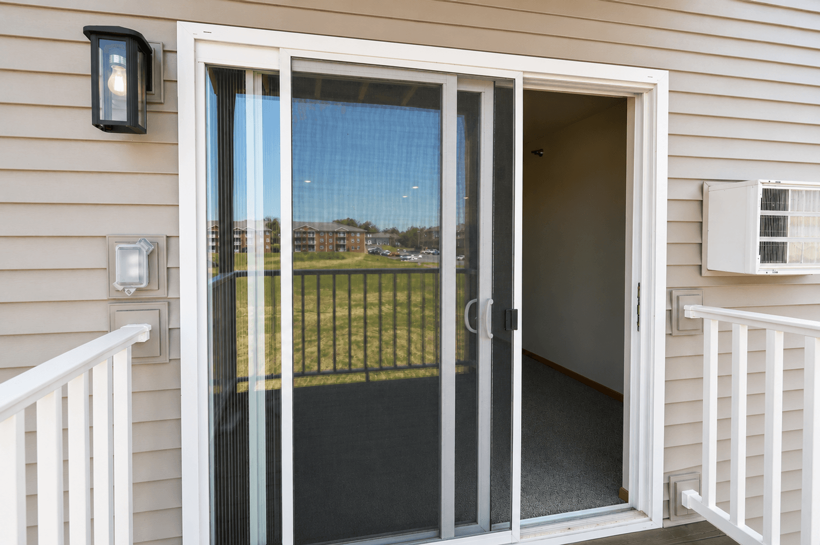 Tomah Apartment: 400 Larkin Street