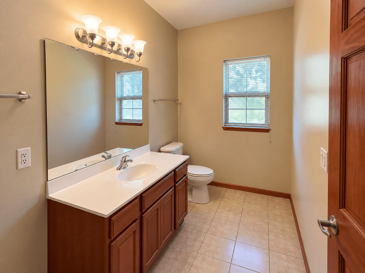 Madison Apartment: 1517 Martin St.