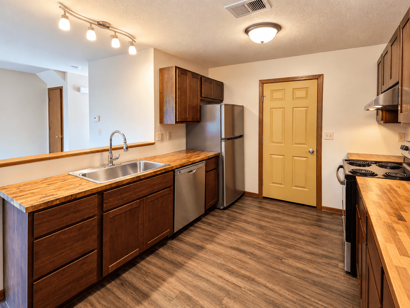 Tomah Apartment: 1102 Heeler Ave