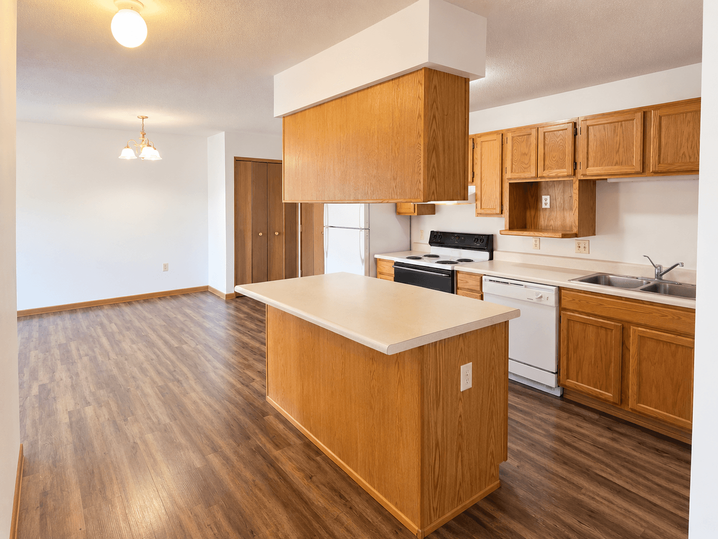 Tomah Apartment: 1001 Grandview Avenue