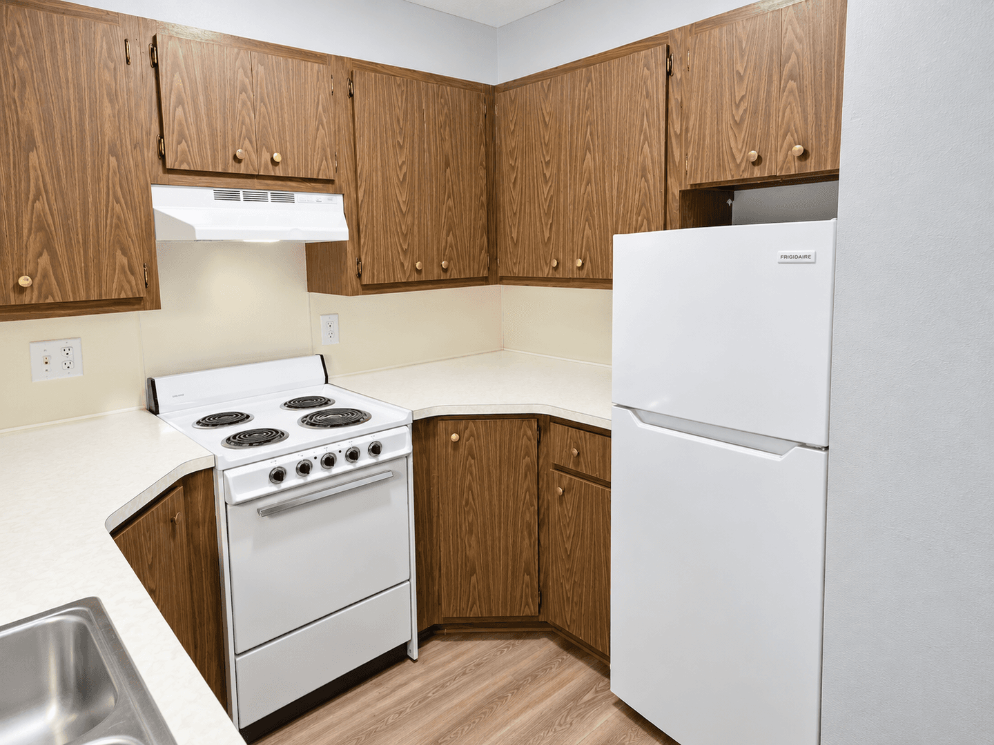 Sun Prairie Apartment: 617-736 Chase Boulevard
