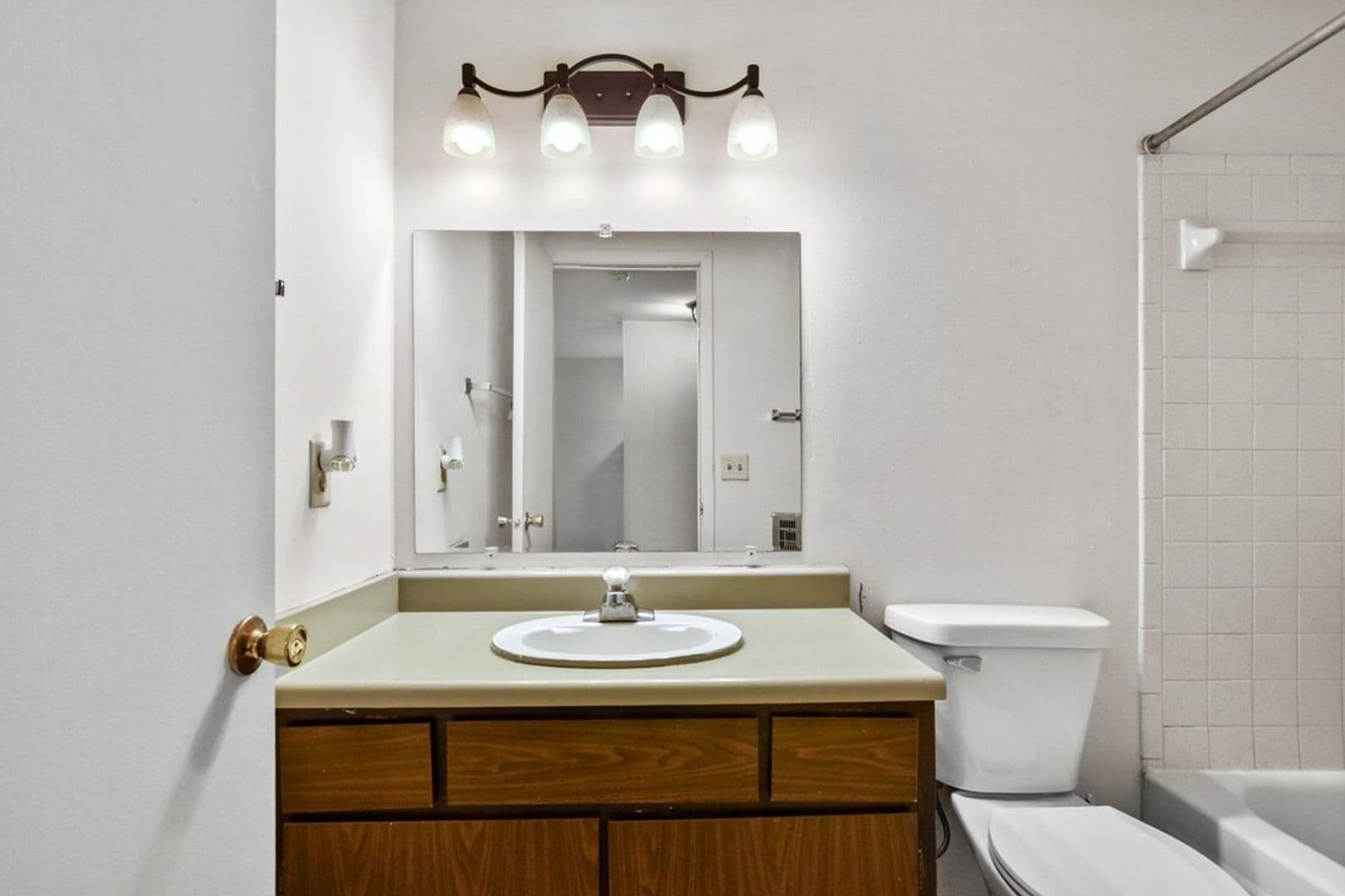 Middleton Apartment: 1312-1316 N Gammon Road