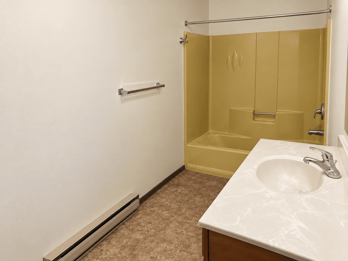 Tomah Apartment: 800 W. Benton Street