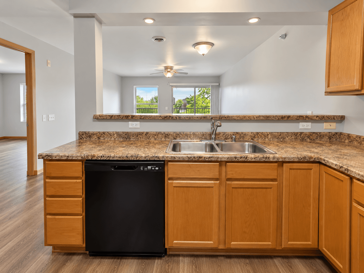 STOUGHTON Apartment: 2125 McComb Road