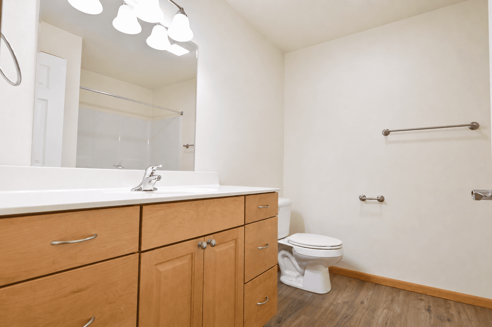 Tomah Apartment: 400 Larkin Street