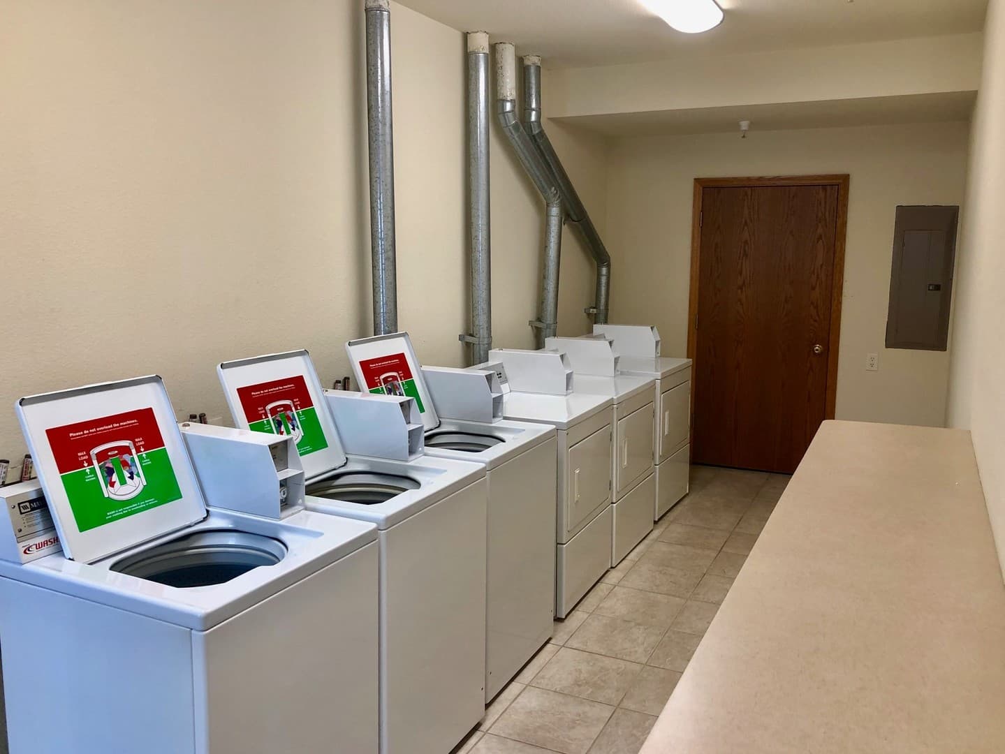 BARABOO Apartment: 1200 Silver Drive
