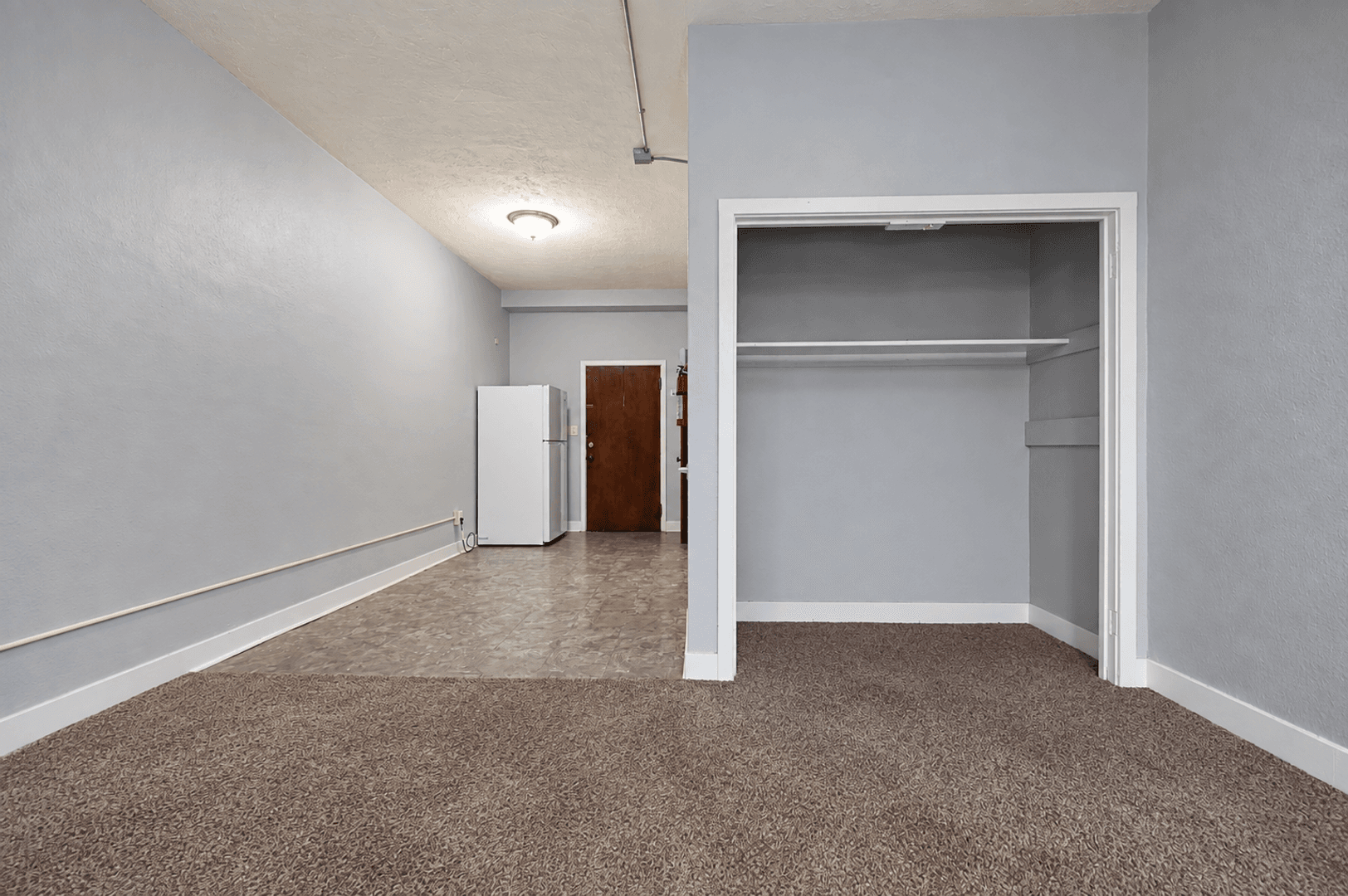 Dubuque Apartment: 2535 Central Avenue
