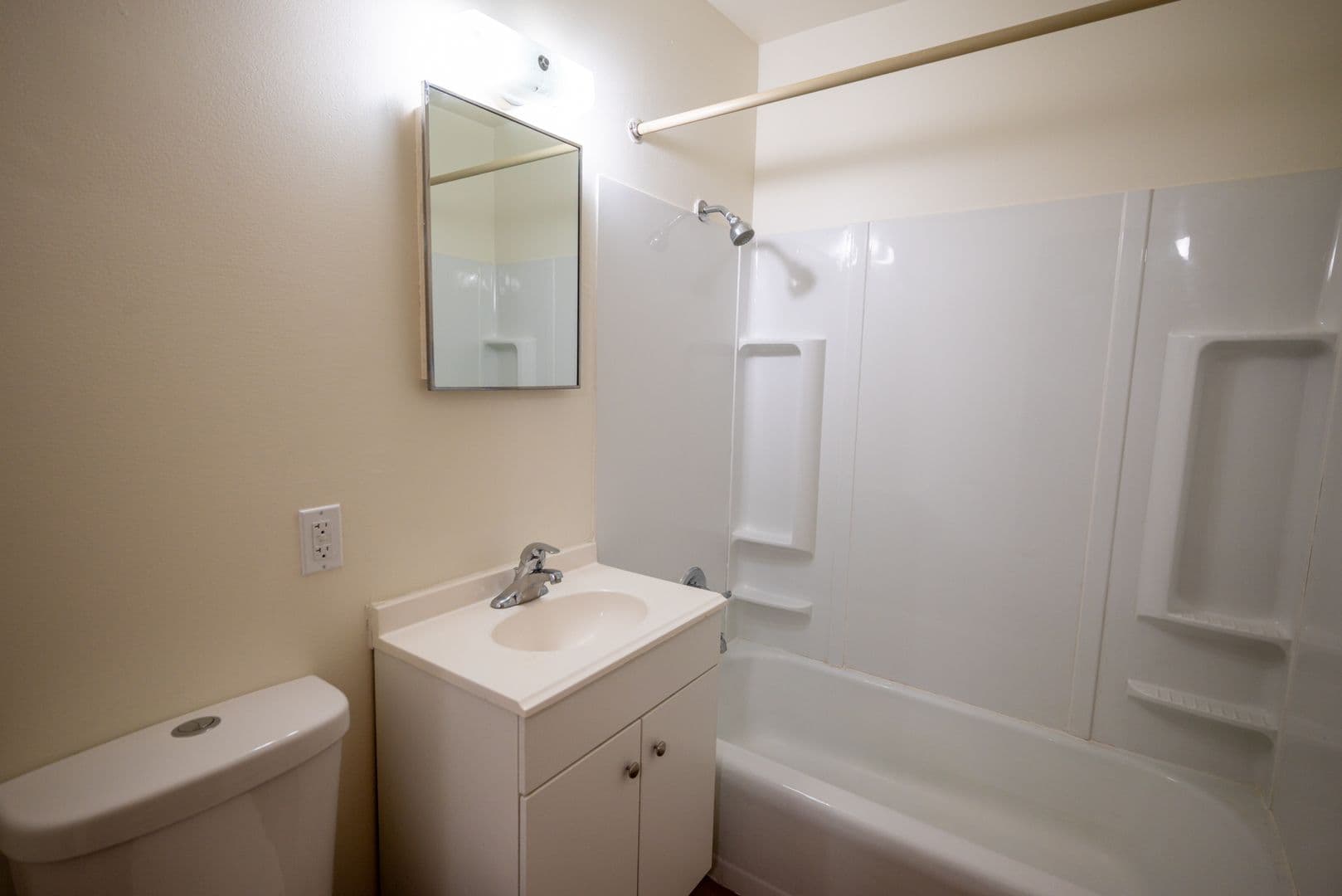 Madison Apartment: 1001-1009 GILBERT ROAD