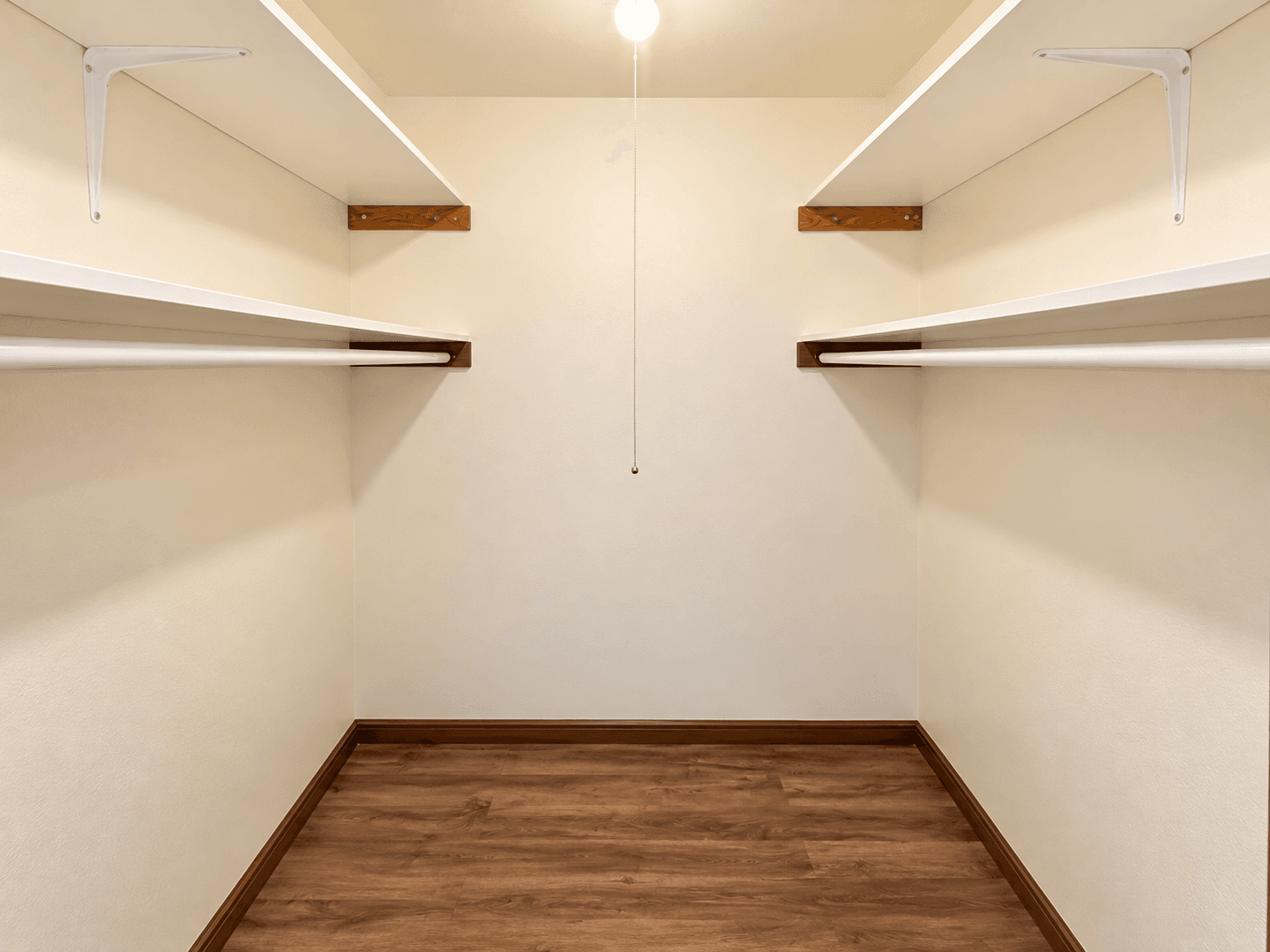 Sun Prairie Apartment: 242 Amber Trail