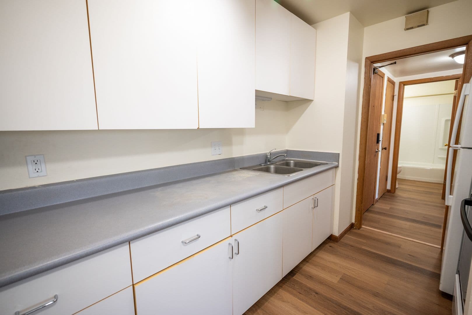 Madison Apartment: 1001-1009 GILBERT ROAD