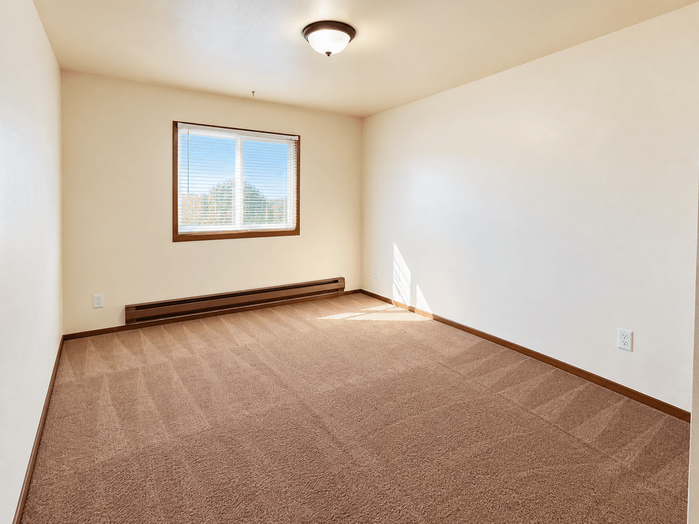 Waunakee Apartment: 206-208 Sunset Lane