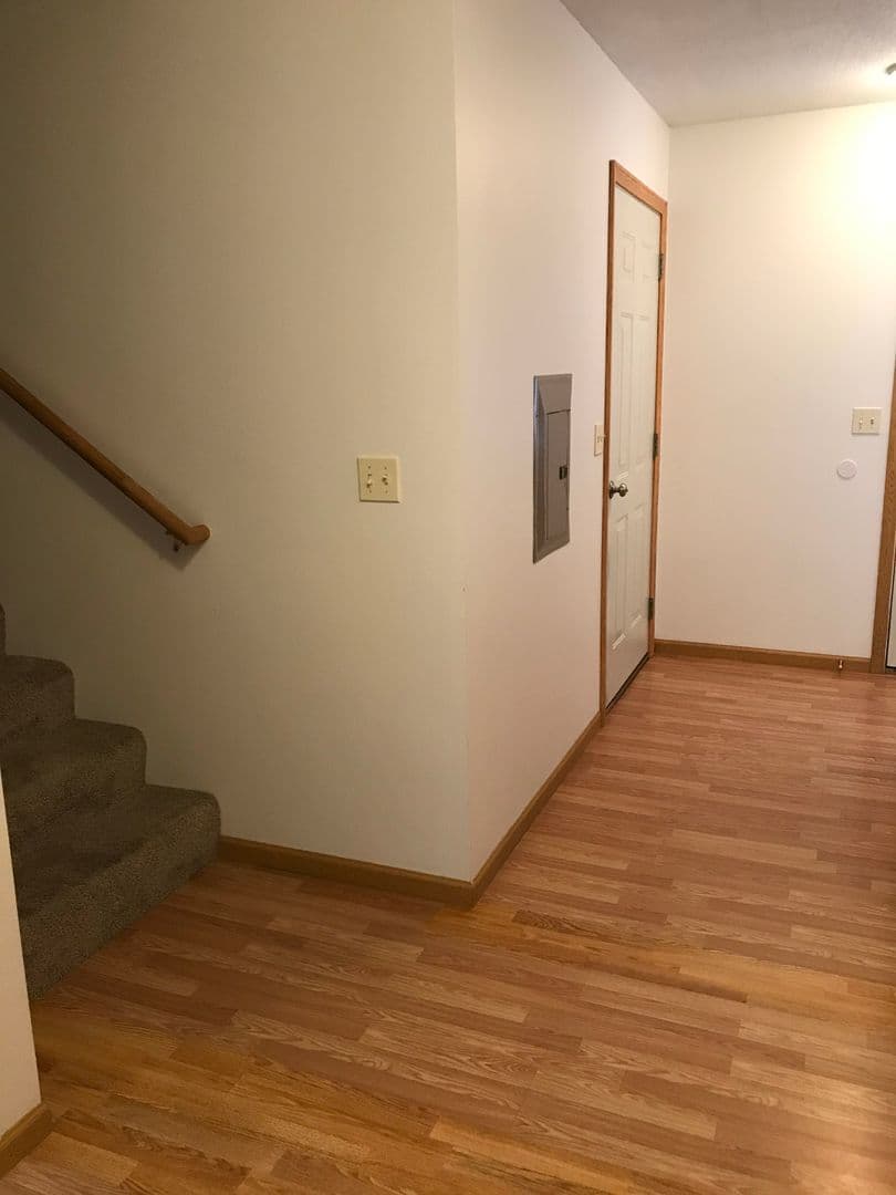 TOMAH Apartment: 1338 MARK Avenue