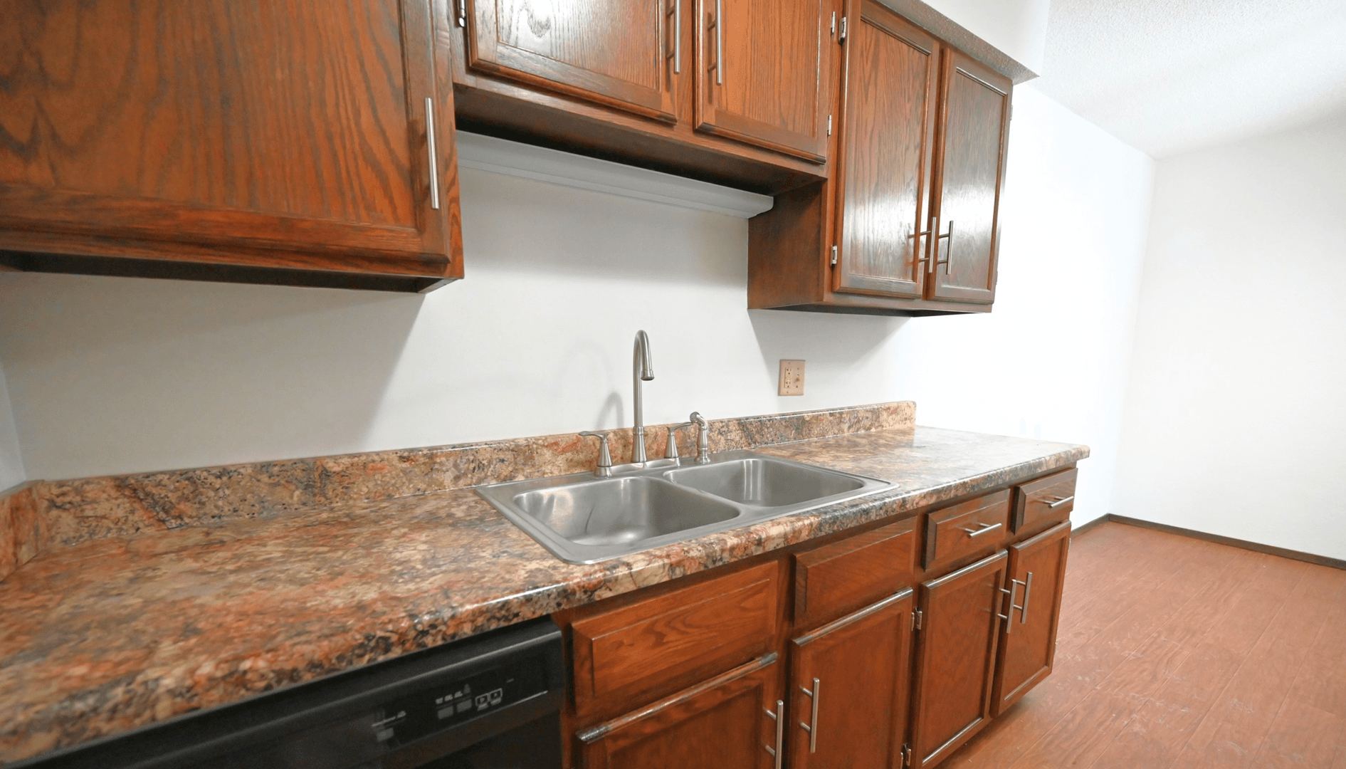 Dubuque Apartment: 811-860 Hawkeye Drive