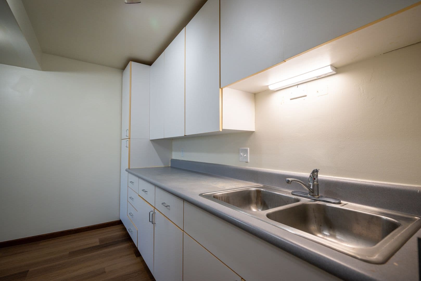 Madison Apartment: 1001-1009 GILBERT ROAD