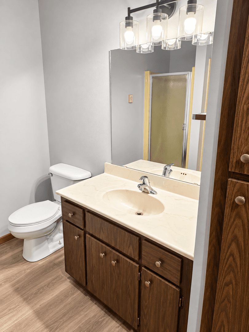 Sun Prairie Apartment: 617-736 Chase Boulevard