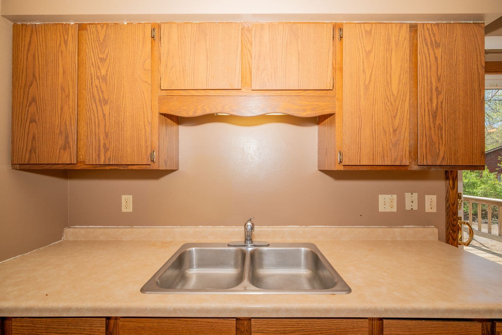 Tomah Apartment: 415 E Foster Street