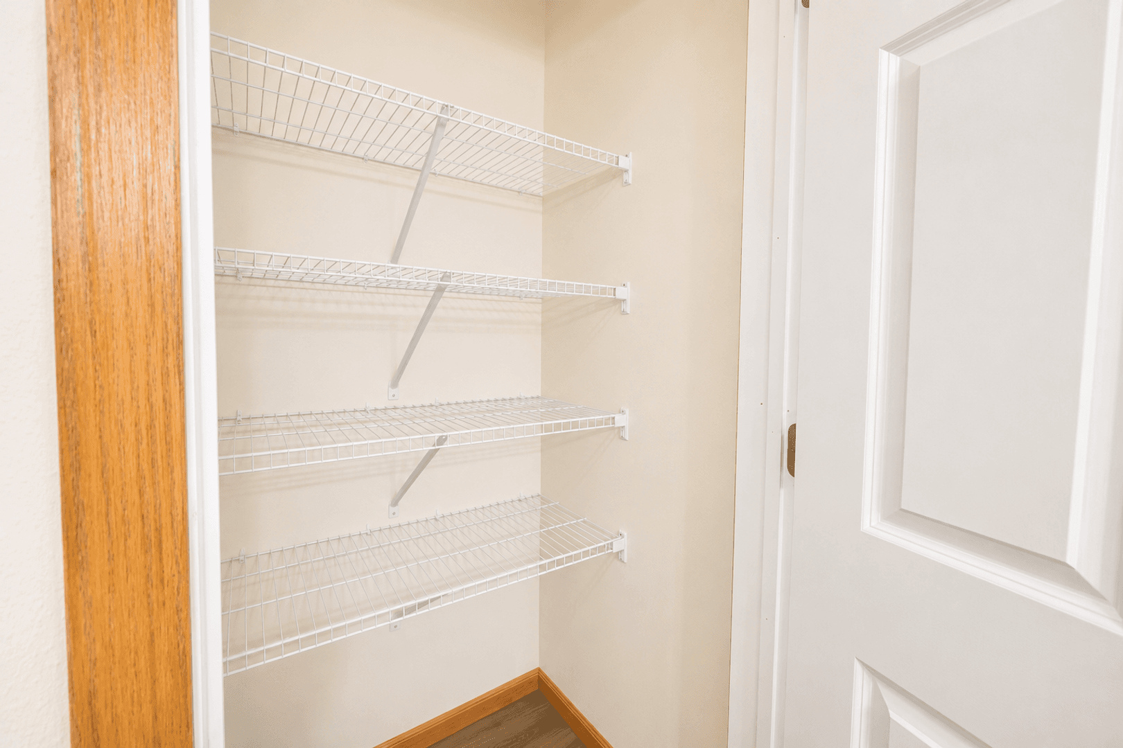 Tomah Apartment: 400 Larkin Street