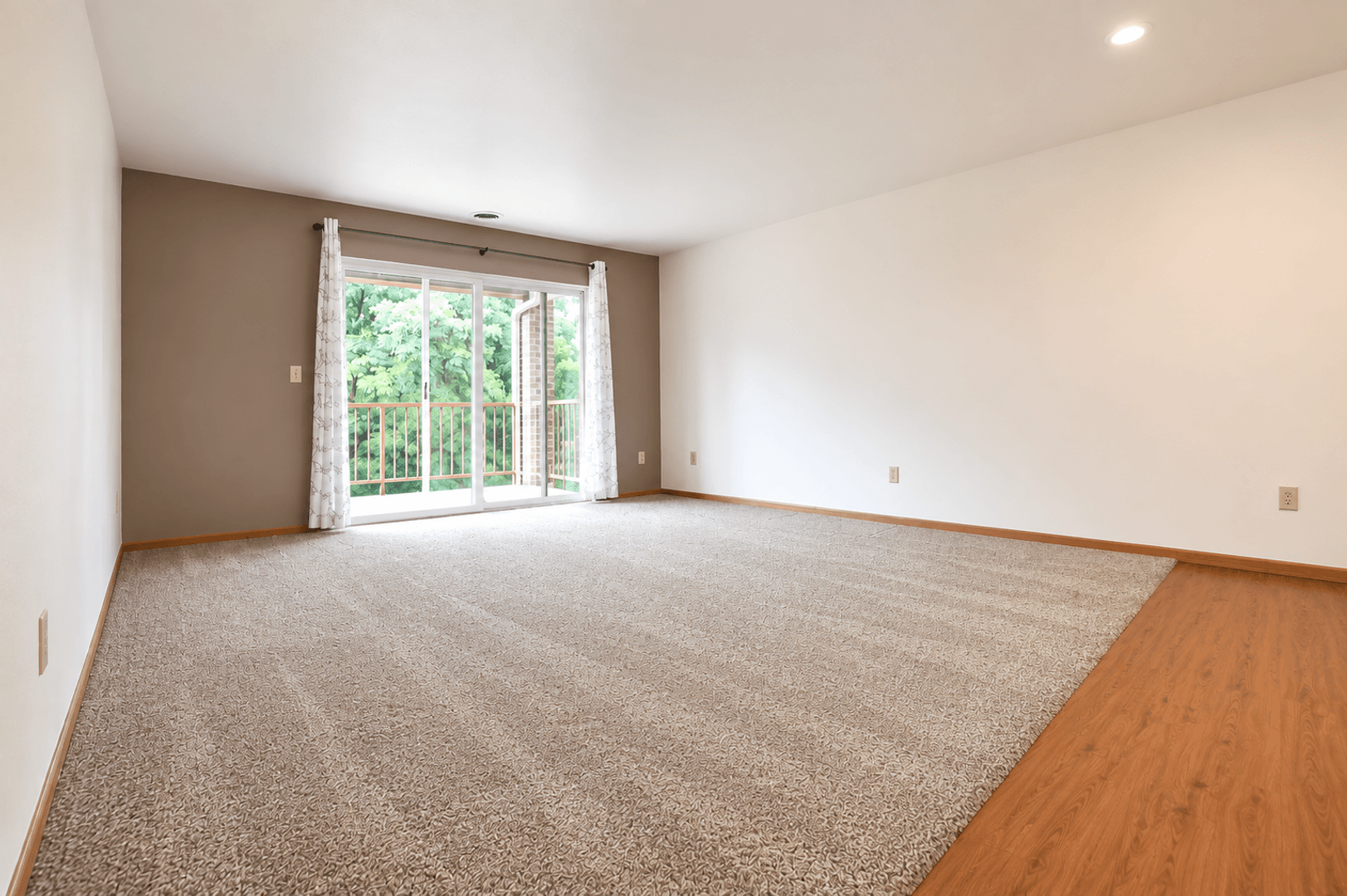 Madison Apartment: 1609 N. Thompson Dr.