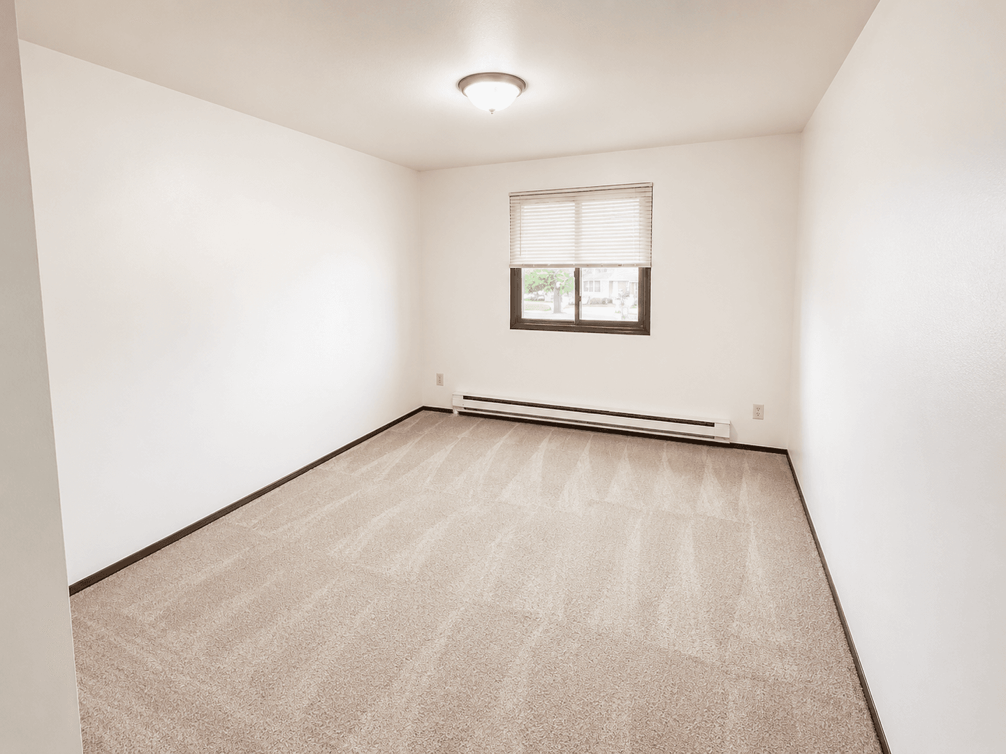 Waunakee Apartment: 206-208 Sunset Lane
