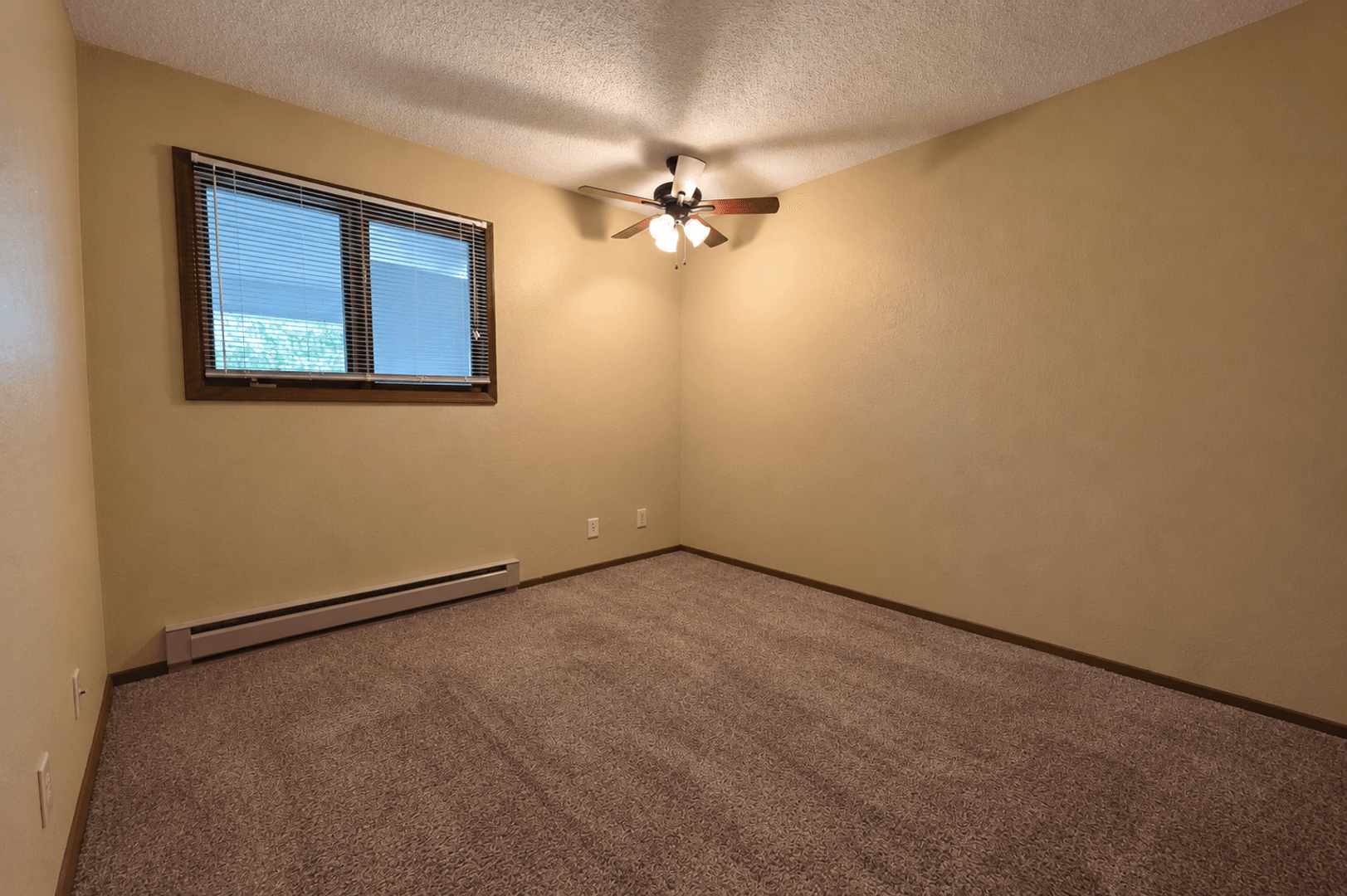 Dubuque Apartment: 2975-2995 Wildwood Drive