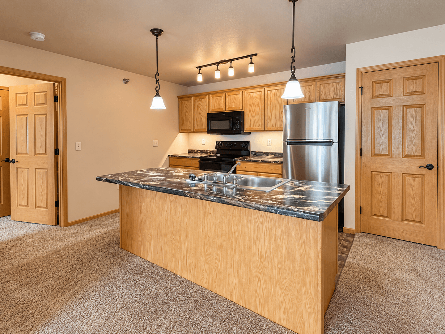 Tomah Apartment: 1010-1028 Berry Avenue