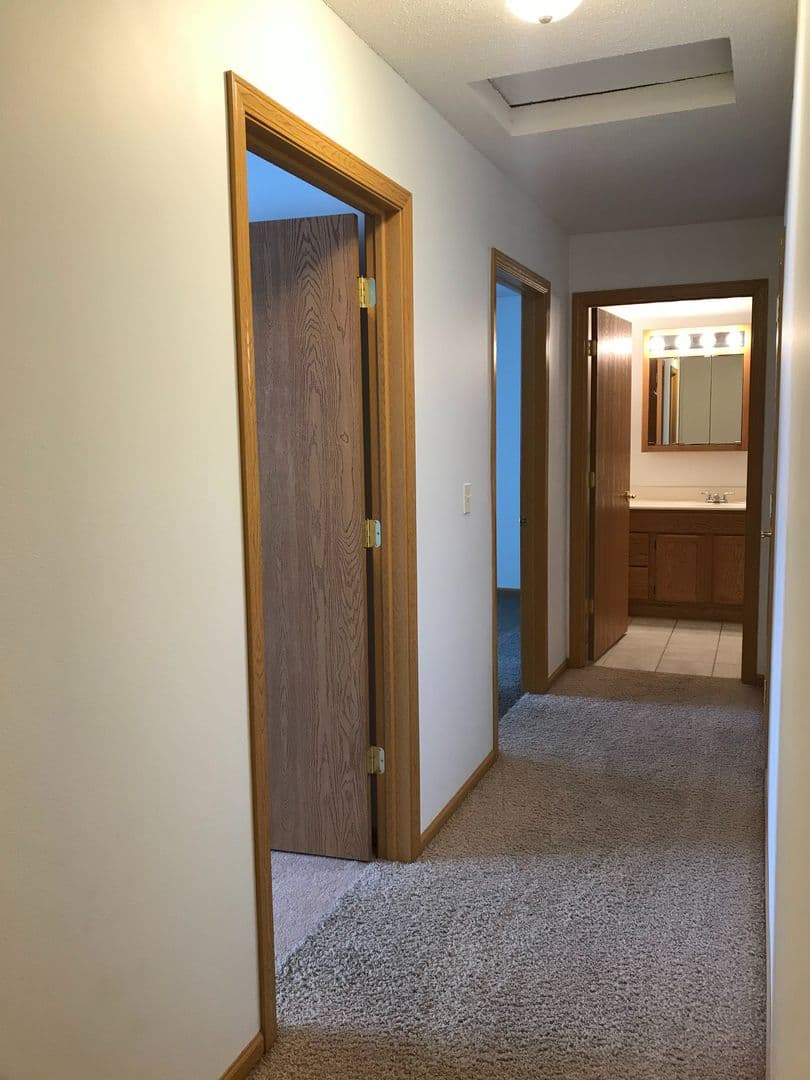 TOMAH Apartment: 1338 MARK Avenue