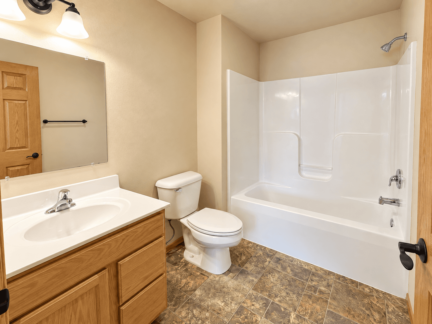 Tomah Apartment: 1010-1028 Berry Avenue
