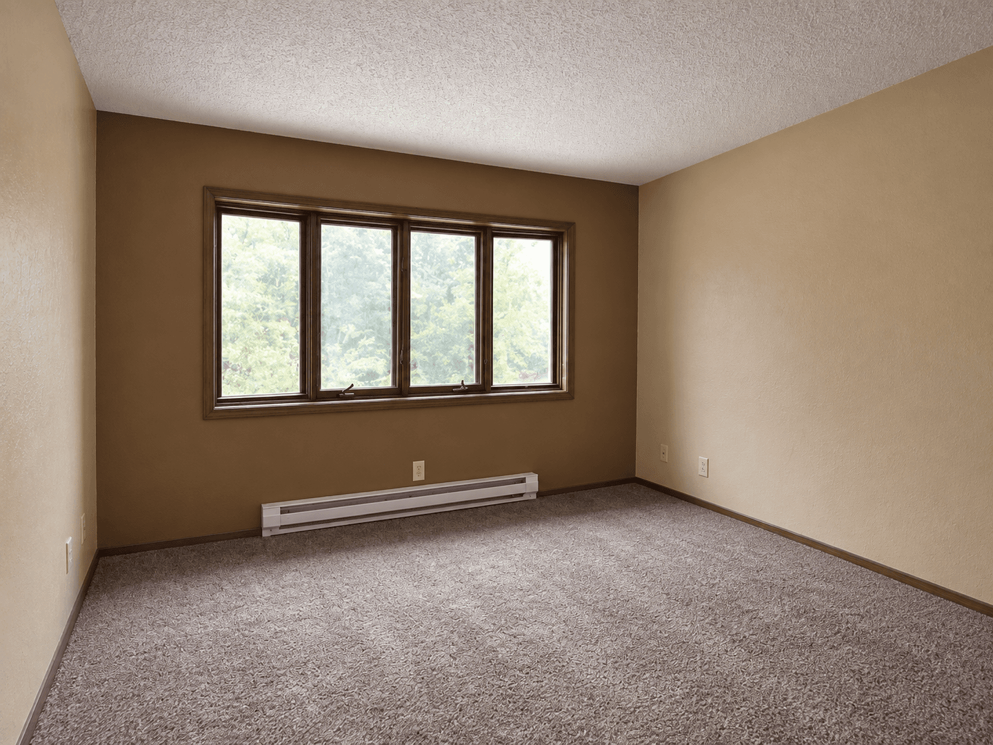 Dubuque Apartment: 2975-2995 Wildwood Drive