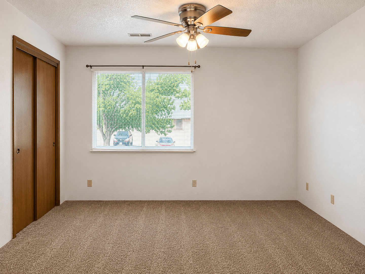 Dubuque Apartment: 3260 Raven Oaks Drive