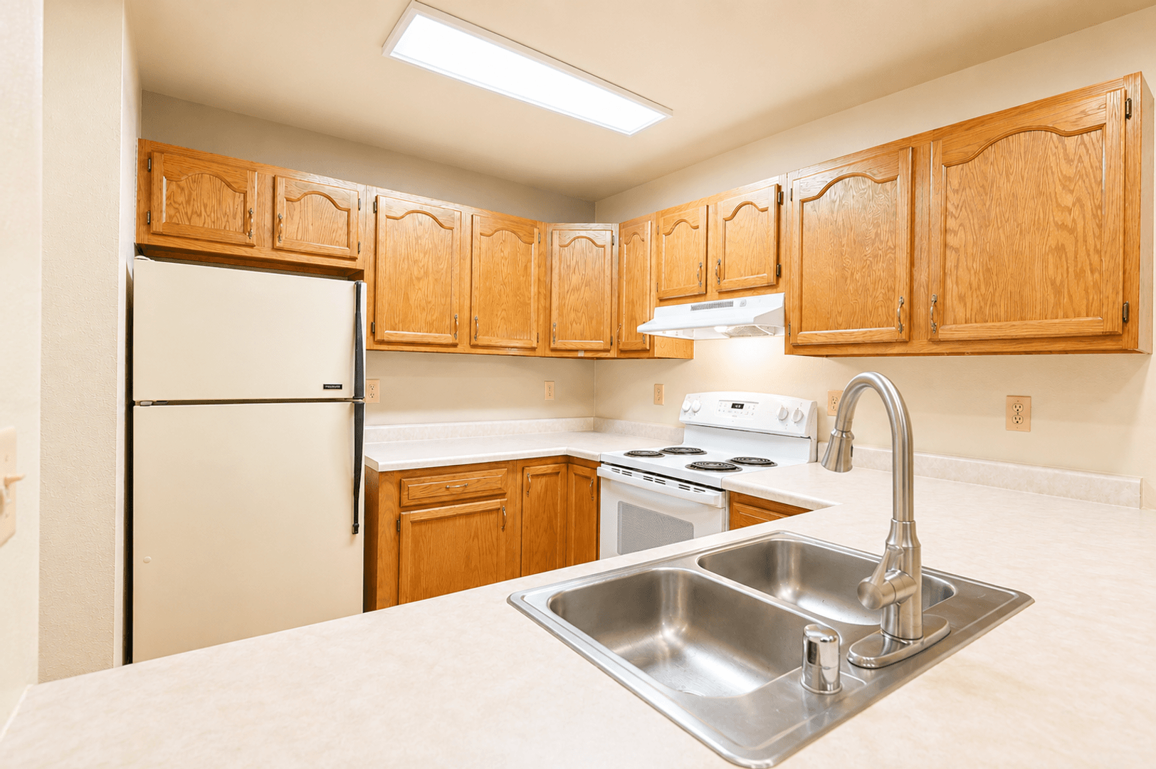 Madison Apartment: 1609 N. Thompson Dr.