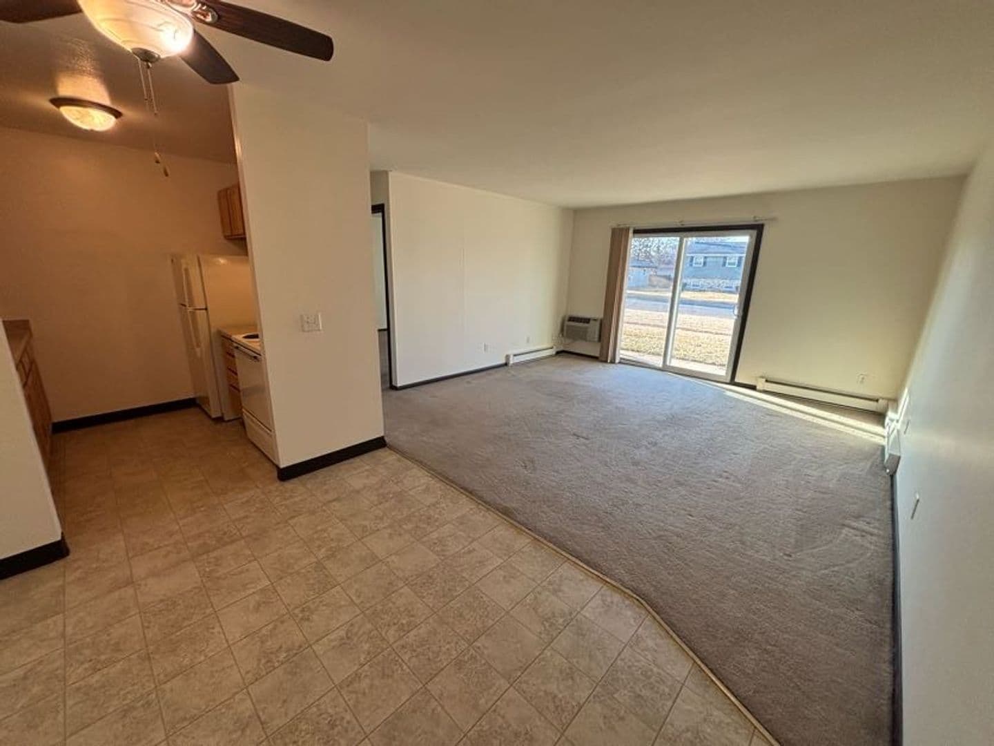 Sun Prairie Apartment: 242 Amber Trail