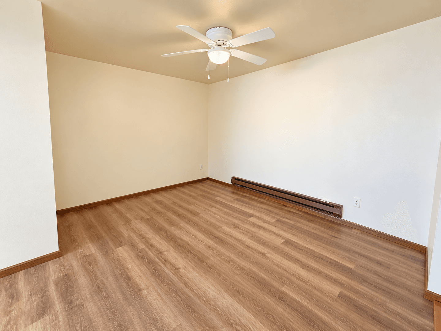 Waunakee Apartment: 206-208 Sunset Lane