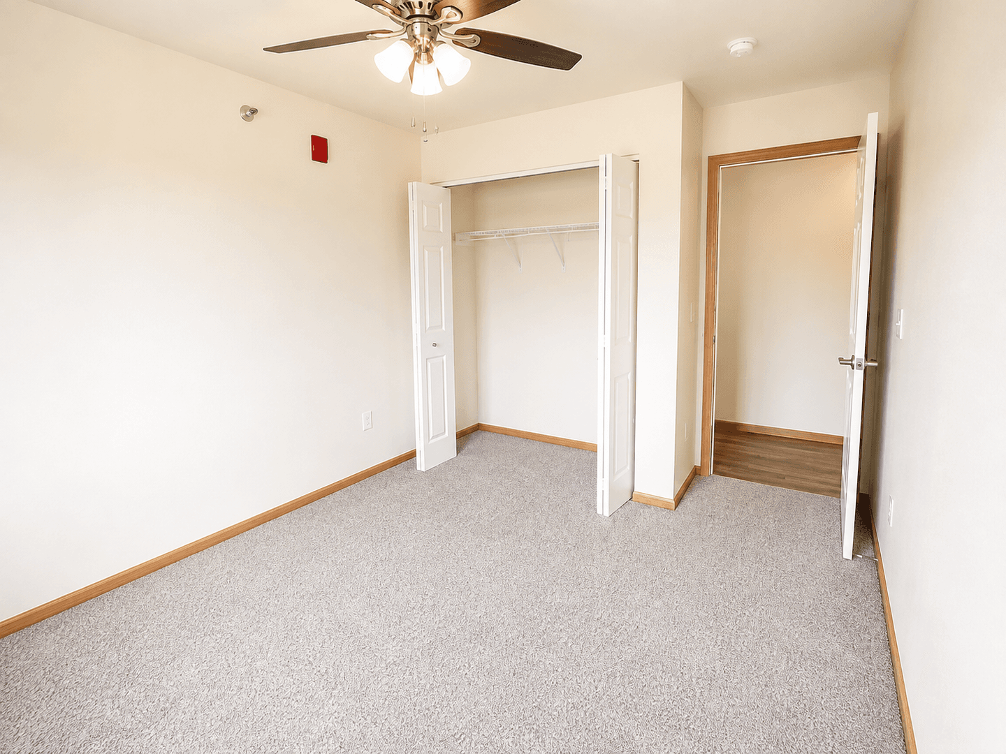 Tomah Apartment: 400 Larkin Street