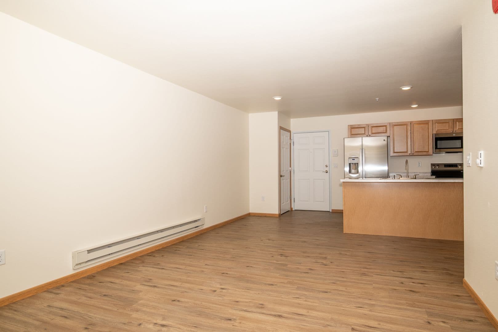 Tomah Apartment: 400 Larkin Street
